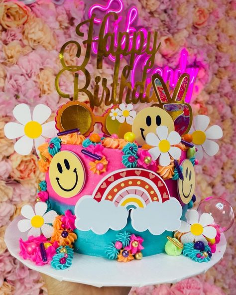 It’s A Vibe Birthday Party, Smiley Face Birthday Party Cake, 8 Is A Vibe Birthday Cake, 7 Year Birthday Party Themes, 8th Bday Party Girl Birthday, Bichota Party Theme, Eight Is A Vibe Birthday, Birthday Party Themes For Girls Age 7, 7th Bday Girl Party Ideas