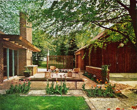 Mcm Patio, Porch Landscaping, Retro Inspiration, Dream Yard, Backyard Entertaining, House Design Photos, Homes And Gardens, Mid Mod, Cool House Designs