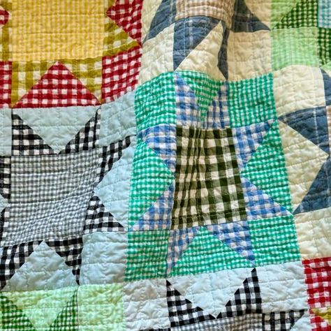 Gingham Fabric Ideas, Gingham Quilts Ideas, Gingham Fabric Quilt, Gingham Quilts, Plaid Quilts, Gingham Quilt, Braid Quilt, Plaid Quilt, Pinwheel Quilt