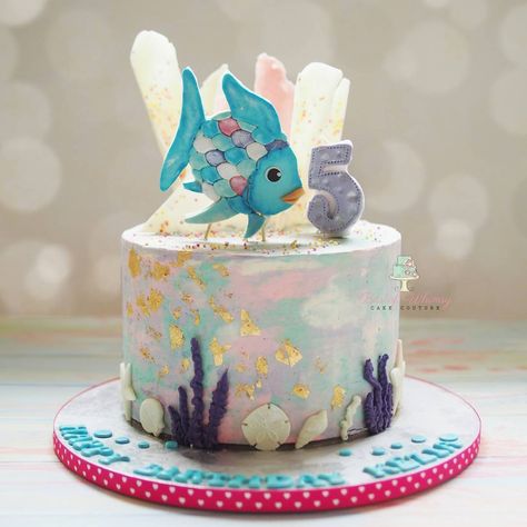 Rainbow Fish Birthday Party, Rainbow Fish Cake, Rainbow Fish Birthday, Fish Fondant, Fondant Figurine, Fishing Theme Birthday, Fish Cake Birthday, Fish Party, Fish Birthday