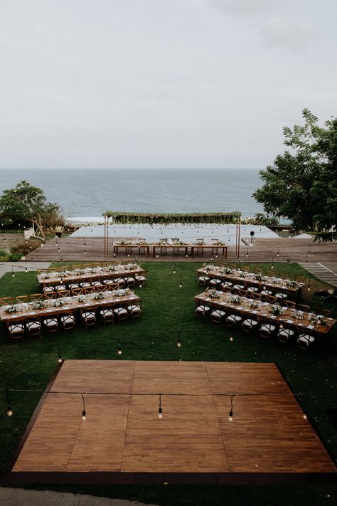 Backyard Wedding 100 Guest, Tropical Backyard Wedding, Elevated Backyard Wedding, Very Small Wedding Ideas, Small Wedding Decorations, Outside Wedding Reception, Bali Wedding Ideas, Wedding Reception Ideas Outdoor, Classy Backyard Wedding