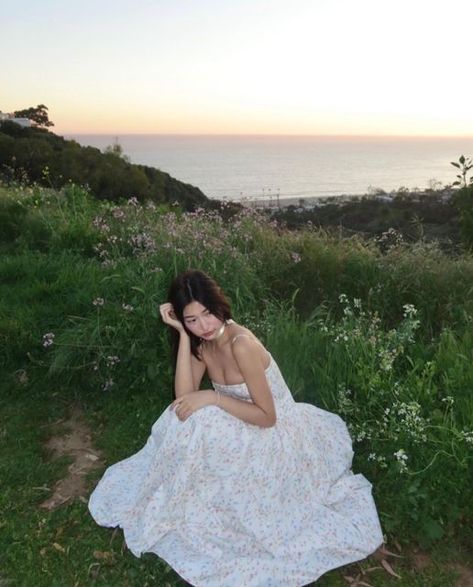 Take In A Dress, Beach Dress Photoshoot, Runaway Princess, Julia Ma, Dress Poses, Debut Photoshoot, Prom Picture Poses, Beach Fits, 23rd Birthday