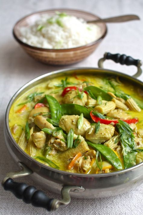 Slow-Cooker Coconut Ginger Chicken Thai Mat, Thai Mad, Resep Makanan Beku, Vegetable Slow Cooker, Coconut Ginger, Ginger Chicken, God Mat, Green Curry, Think Food