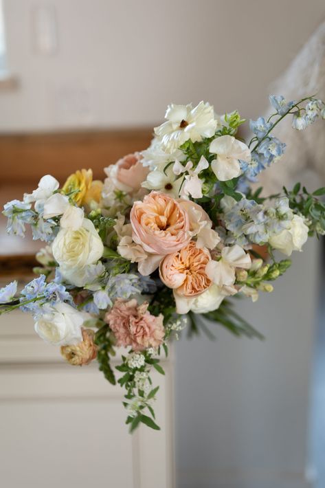 Cornflower Blue Wedding Bouquet, Multicolor Bouquet Wedding, Blue Peach Bouquet, Spring Pastels Color Palette, Soft Colorful Wedding Flowers, Flower Bouquet Pastel Color Palettes, White Blush Blue Bouquet, Peach Pink Blue Wedding Color Schemes, Peach And Blue Bridal Bouquet