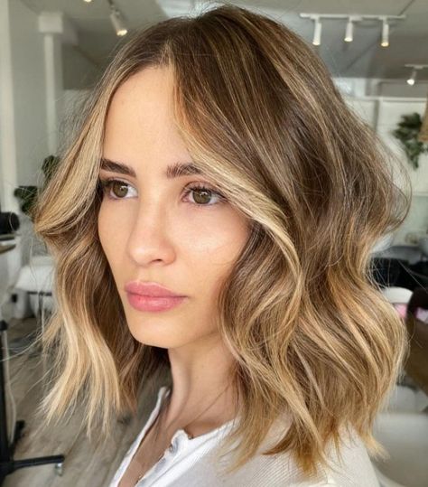 Balayage For Brunettes Short Hair, Balayage Lob Hair, Bronze Lob Hair, Golden Balayage Short Hair, Golden Bronde Balayage Honey Money Piece, Bronde Bob Balayage, Ombre Bobs, Bob Hair Balayage, Half Head Foils Brunette