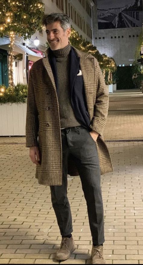 Mens Winter Outfits, Winter Fashion For Men, Coat Outfit Winter, Winter Coat Outfit, Masculinity Quotes, Older Mens Fashion, Quotes Empowering, British Style Men, Winter Coat Outfits