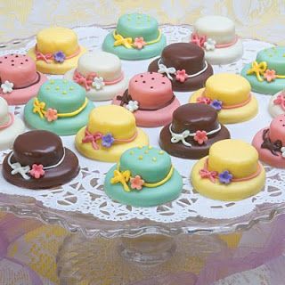 Mini Torte, Pastel Cupcakes, Tea Hats, Cake Mini, Small Cakes, High Tea Party, Finger Sandwiches, Flower Centerpiece, Tea Party Food