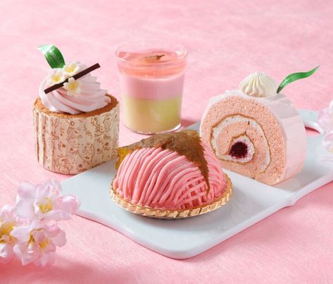 Sakura Snacks for Cherry Blossom Season Sweet Sushi, Sakura Mochi, Japanese Cake, Blossom Season, Cherry Blossom Season, Quince Ideas, Valentines Day Food, Cute Food Art, Japanese Dessert