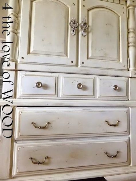 China Cabinet Decor, White Chalk Paint Furniture, Chalk Paint Cabinets, Vintage Wood Furniture, White Interior Paint, Annie Sloan Painted Furniture, Chalk Paint Recipe, Redo Cabinets, Painting Wood Furniture