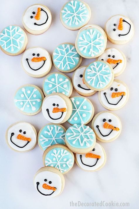 MINI SNOWFLAKE AND SNOWMAN COOKIES -- Package cute, bite-size cookies for winter or Christmas. Great non-denominational teacher food gift! Teacher Food Gifts, Best Christmas Sugar Cookies, Easy Christmas Cookies, Frosted Cookies, Popular Cookies, Bite Size Cookies, Ginger Bread Cookies Recipe, Snowman Cookies, Winter Cookie