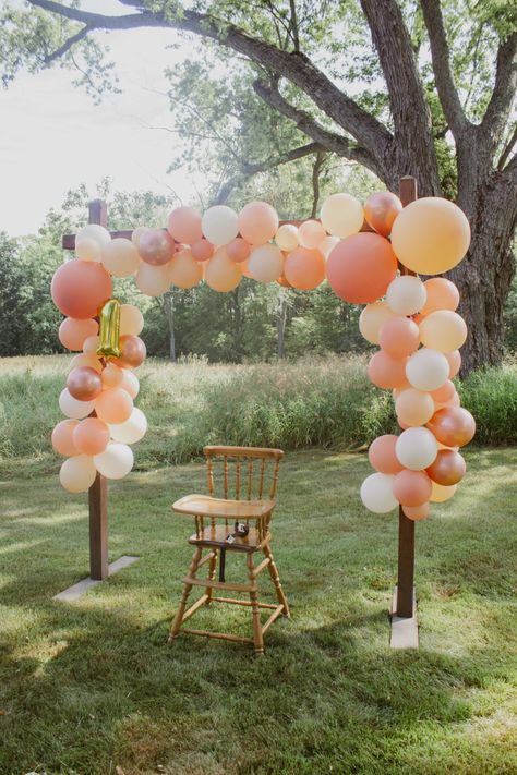 Babies first birthday party balloon arch decor Park Balloon Decorations, First Birthday Outdoor Theme, Backyard 1st Birthday Party Girl, First Birthday Park Party, First Birthday At The Park, First Birthday Outdoor Party, Pavilion Birthday Party Decorations, Intimate First Birthday Party, Park First Birthday Party