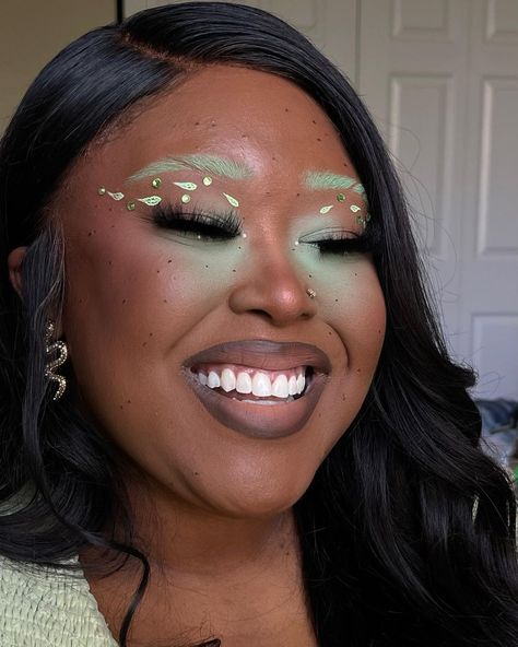 Taj on Instagram: “Eden🍃 @naezrahlooks is the fuckin goat *brands may not repost without my express consent* ——————————————————————————- Some products are…” Melanin Makeup, Fairy Folk, Yee Yee, Dream Makeup, Nice Face, Makeup 101, Face Beat, Fairy Makeup, Makeup Artistry