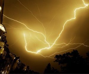 Lightning Strike, The Blitz, Lightning Strikes, Yellow, Frame