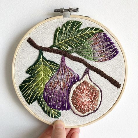 Sarah Godfrey on Instagram: “Fig hoop I made for my mother-in-law this summer. I’m in the mood for another botanical illustration embroidery project! I’m thinking…” Crewel Embroidery Kits, Contemporary Embroidery, Pola Sulam, Hand Embroidery Projects, Creative Embroidery, Japanese Embroidery, Embroidery Supplies, Art Simple, Hand Embroidery Art