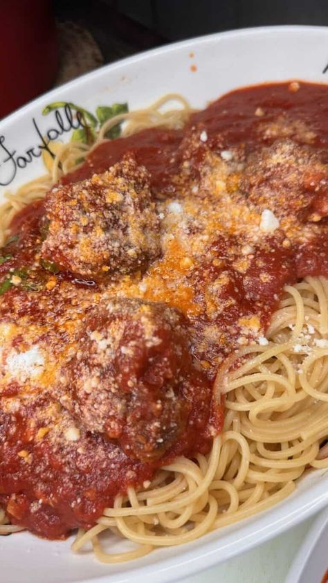 Homemade Sauce - Melissa Jo Real Recipes Chicken Parmesan Meatballs, How To Make Meatballs, How To Peel Tomatoes, One Pot Chicken, Tomato Sauce Recipe, Homemade Tomato Sauce, Homemade Sauce, Crushed Tomatoes, Pork Ribs