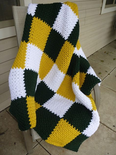 Green & Gold Modern Patchwork Blanket - Free Pattern Steelers Crochet Blanket, Steelers Crochet, Blanket Knitting Patterns Free, Crochet Blanket Grey, Crochet Patchwork Blanket, Easy Blanket Knitting Patterns, Blanket Squares, Blanket Patchwork, Crochet Blanket Diy