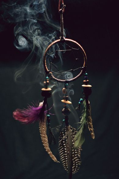 . Smudging Prayer, Wallpapers Iphone, Dreamcatchers, Dream Catchers, Sacred Space, Guided Meditation, Book Of Shadows, Namaste, Feng Shui