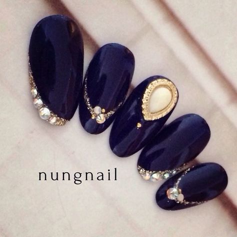 Japan Nail Art, Japan Nail, Navy Nails, Unghie Nail Art, Asian Nails, Manicure Gel, Japanese Nail Art, Pearl Nails, Japanese Nails