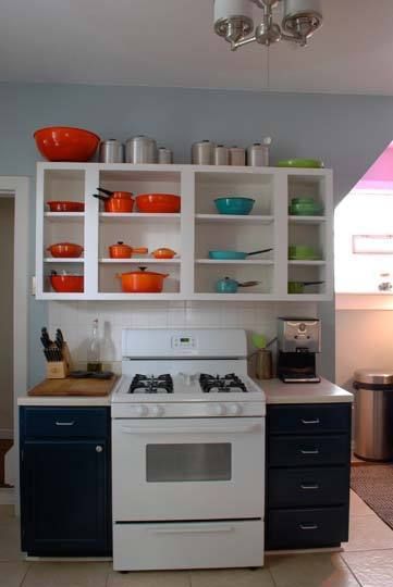 it's not for me, but it is so pretty Kitchen Open Shelving Organization, Kitchen Open Cabinets Ideas, Kitchen Cabinets No Doors, Kitchen Cabinets With No Doors, Cabinets No Doors, Open Kitchen Cabinets No Doors, Colorful Cookware, Open Kitchen Cabinets, Small Apartment Therapy