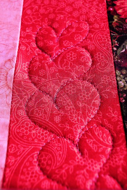 hearts on quilt by chatblanc1, via Flickr Easy Free Motion Quilting Patterns, Free Motion Quilting Designs, Quilt Hearts, Hearts Quilt, Hand Quilting Designs, Quilting Stitch Patterns, Hand Quilting Patterns, Modern Quilting Designs, Free Motion Designs