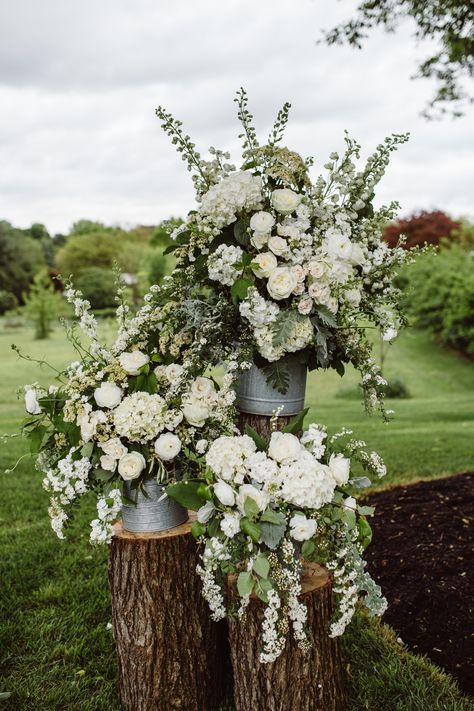 Wooden Stand For Wedding Decoration, Wedding Flower Pots Outdoor, April Outdoor Wedding, Rustic Floral Decor, Bougainvillea Wedding, Arches Wedding, Design Home Ideas, Wedding Arches Outdoors, Nails Unique