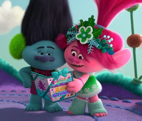 Trolls Christmas, Trolls Holiday In Harmony, Broppy Trolls, Poppy X Branch, Trolls Holiday, Branch Trolls, Trolls Dreamworks, Branch And Poppy, Rainbow Images