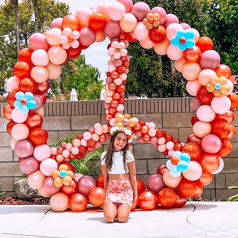 5 Is A Vibe Balloons, Peace Love Party Theme, Peace Sign Balloon Arch Diy, Peace Balloon Arch, 70s Theme Balloon Arch, Peace Out Birthday Party, 60s Themed 60th Birthday Party, Groovy Aesthetic Birthday, 70s Flower Power Party