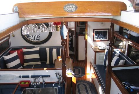 Boat Decorating Ideas Interiors, Liveaboard Boats, Boat Interior Design, Sailboat Interior, Sailboat Decor, Small Yachts, Sailboat Living, Boat Decor, Boat Projects