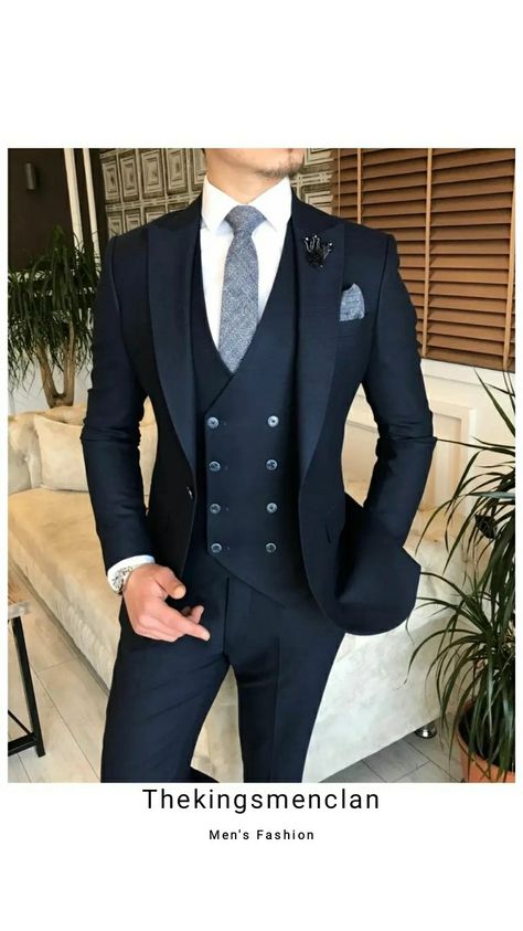 White Kurta Men, Gents Suits, Grey Suit Men, Beard Styles Short, Stylish Mens Suits, Groom Wedding Attire, Men's Business Suits, Sunday Special, Classy Suits