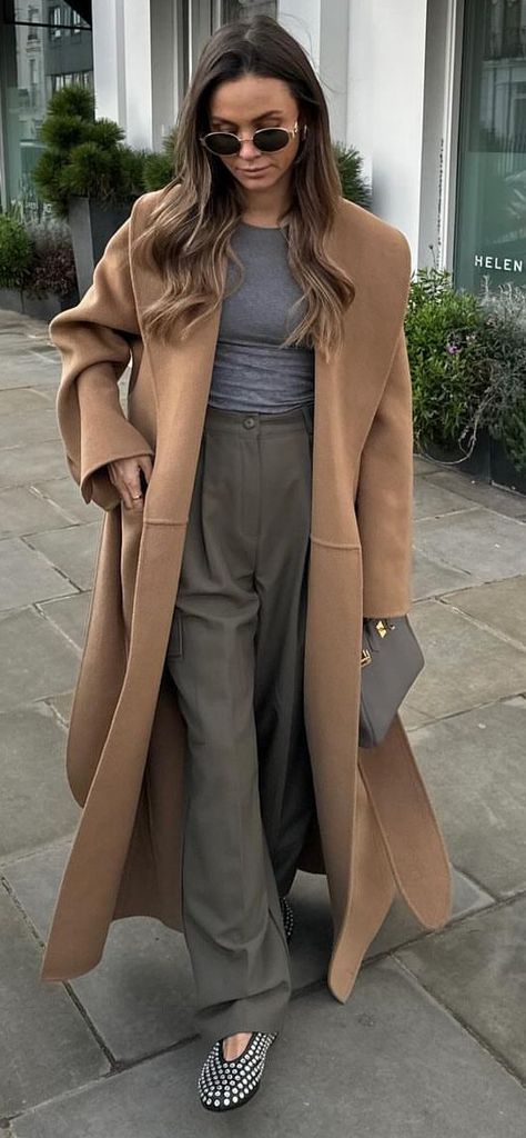 Street Style 2024 Winter Australian Street Style, Modest Style, Style 2023, Closet Inspiration, Work Outfits, Pre Fall, Modest Fashion, Fall Fashion, Autumn Winter Fashion