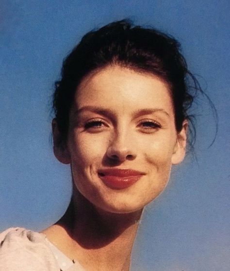 Old Pics, Caitriona Balfe, Face Hair, Portrait Poses, Portrait Inspiration, So Sweet, Best Photos, Drawing People, Pretty Face