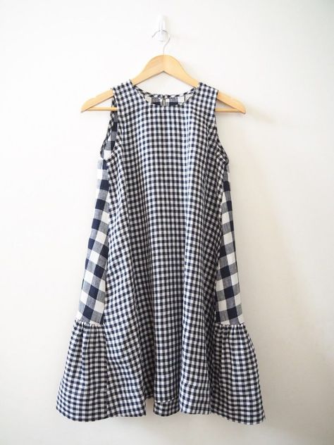 Vogue Dress Patterns, Gingham Linen, Checkered Dress, Linnet, Dress Sewing Patterns, Vogue Fashion, Ladies Dress Design, Fashion Sewing, Sewing Dresses