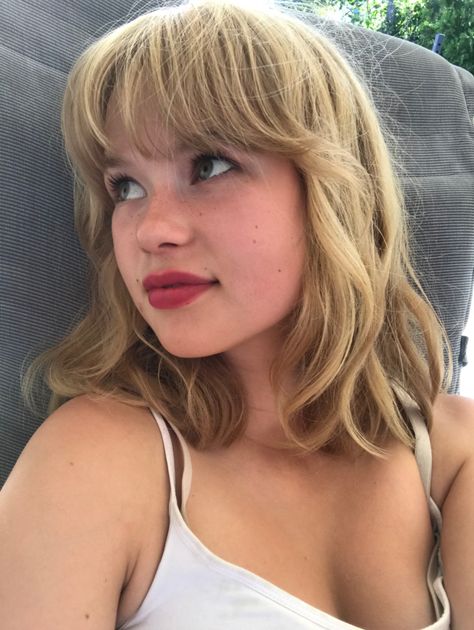 Short Wavy Blonde Hair With Bangs, Blonde Wavy Bob With Bangs, Thick Short Hair With Bangs, Blonde Bangs Short Hair, Blonde Hair Bangs Short, Short Blonde With Bangs, Short Blonde Hairstyles With Bangs, Short Hair With Bangs Blonde, Golden Blonde Short Hair