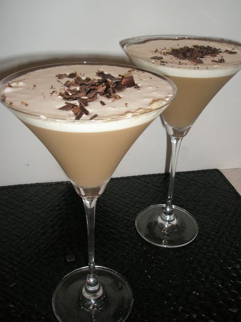 Frangelico Drinks, Cold Espresso, Tiramisu Martini, Birthday 30, Irish Cream Liqueur, Chocolate Curls, Martini Recipes, Cocktail Desserts, Favorite Dessert