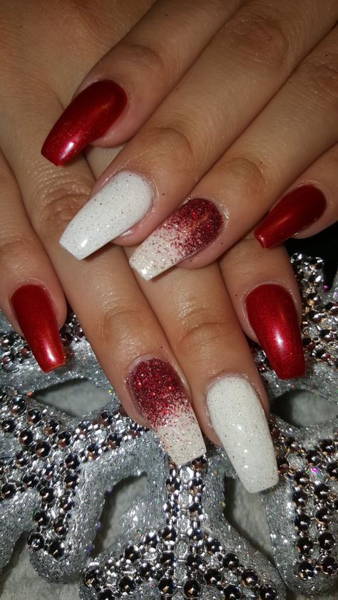 Red Silver Nails Christmas, Red Ombré Christmas Nails, Red And Glitter Nail Designs, Red Glitter Nails Christmas, White Nails With Red Sparkle, White With Red Glitter Nails, Red Sparkle Christmas Nails, White Nails With Red Glitter Ombre, Red New Years Nails