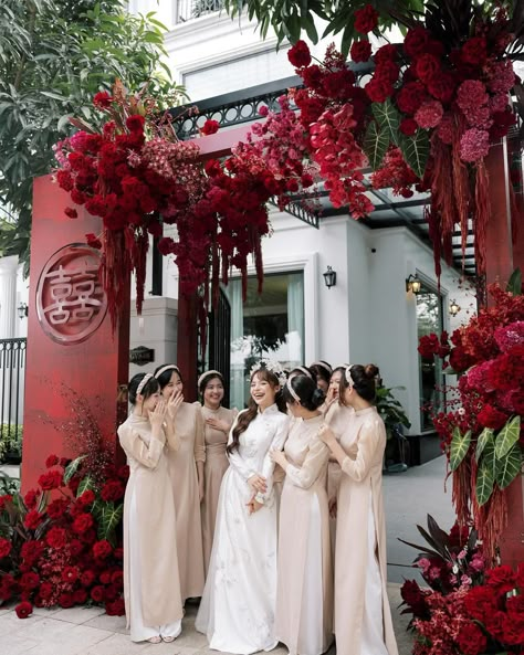 Chinese Tea Ceremony Wedding, Chinese Engagement Decoration, Yea Ceremony, Tea Ceremony Decorations, Wedding Vietnamese, Viet Wedding, Chinese Engagement, Traditional Vietnamese Wedding, Tea Ceremony Wedding