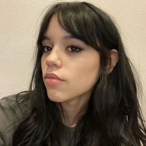 jenna ortega icon pfp aesthetic Icon Pfp Aesthetic, Pfp Aesthetic, Icon Pfp, Jenna Ortega, Black Hair, A Woman, Celebrities, Hair, Black