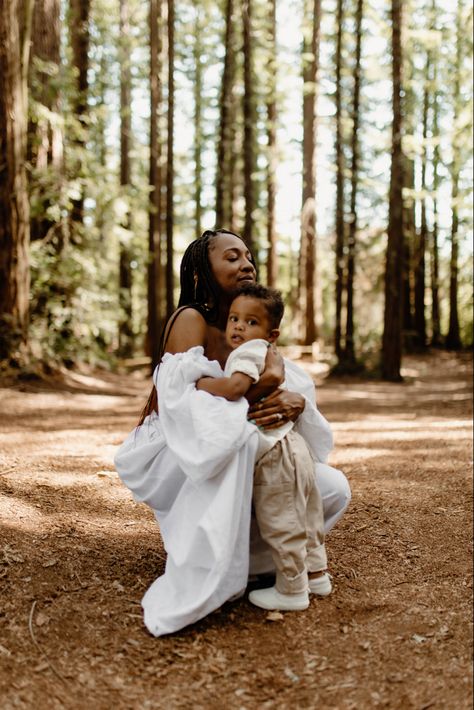 Mom and 3 boys photo shoot in Oakland, Ca. Rocio Rivera Photography Family Park Photoshoot, Mom Son Photoshoot, Son Photoshoot, Mother Son Photos, Park Photoshoot, Boy Photo Shoot, Family Park, 3 Boys, Family Shoot