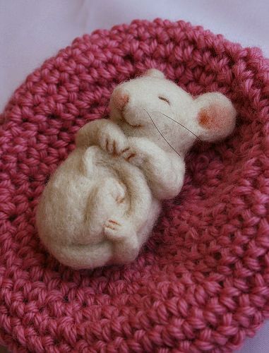 Tovad Ull, Needle Felted Cat, Needle Felting Diy, Needle Felting Tutorials, Felt Mouse, Needle Felting Projects, Felting Tutorials, Felt Cat, Wool Crafts