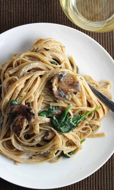 Lightened Creamy Mushroom Linguine with Spinach recipe provides the creamy goodness you love without the guilt! Easy to make for a weeknight meal. Mushroom Linguine, Light Pasta, Creamy Pasta Sauce, Creamy Mushroom Pasta, Spinach Recipe, Cream Pasta, Marinated Mushrooms, Creamy Mushroom Sauce, Silken Tofu