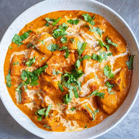 Butter Halloumi, Slow Cooker Vegetarian Recipes, Peanut Chicken Curry, Halloumi Curry, Recipes Healthy Vegetarian, Vegetarian Main Meals, Aglio E Olio Recipe, Carrot And Coriander Soup, Soy Butter