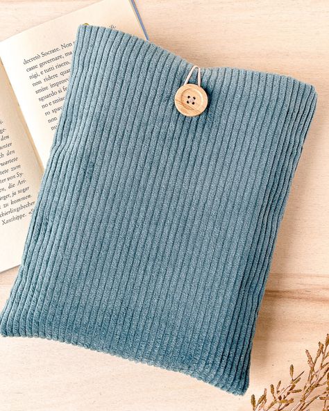 Here are the last two arrivals in my book sleeves collection for this Autumn! They are velvet on the outside and lined on the inside with fabrics I love (I hope you like them too 💫) Which do you like best? Terracotta or light blue? I made the book sleeve in light blue and the Kindle cover in terracotta for myself, so I have them both - I know I’m supposed to sell them too, but... it goes like this 😂💛 P.S. If you like them, there is a 15% discount on all book and Kindle sleeves in my Etsy sh... Corduroy Book, It Goes Like This, Kindle Sleeve, Kindle Cover, Blue Books, Book Sleeve, Handmade Book, Bookish Gifts, Book Accessories