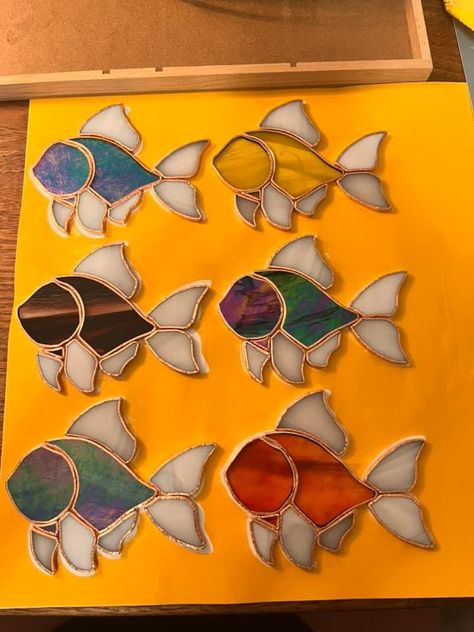 Koi Stained Glass Pattern, Stained Glass Patterns Free, Glass Suncatchers, Stained Glass Pattern, Stained Glass Decor, Stained Glass Suncatchers, Glass Pattern, Stained Glass Crafts, Glass Designs