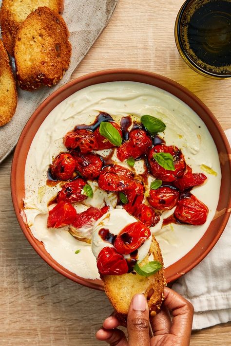 Appetizers For Company, Whipped Feta With Roasted Tomatoes, Bruchetta Appetizers, Healthy Hummus, Feta Cheese Recipes, Delicious Dips, Dessert Smoothie, Roasted Cherry, Whipped Feta