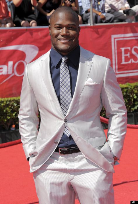 Seattle Seahawks' Michael Robinson arrives at the ESPY Awards on Wednesday, July 11, 2012, in Los Angeles. Athlete Fashion, Michael Robinson, Espy Awards, Seahawks Football, Man About Town, Tv Personality, Fashion Portfolio, 12th Man, July 11