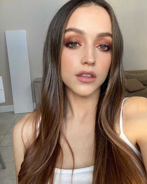 Kathleen Lights Makeup, Lights Makeup, Kathleen Lights, Glowy Makeup, Beauty Guru, U Can, Instagram Inspo, Watch It, Effortless Chic