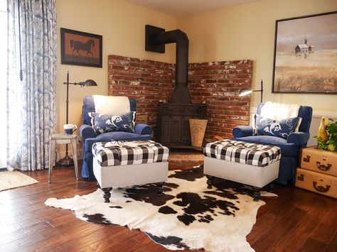 Farmhouse Sitting Area, Wood Stove Ideas, Small Sitting Room Ideas, Couch Placement, Stove Ideas, Small Wood Stove, Brick Farmhouse, Fireplace Sitting Area, Fireplace Seating