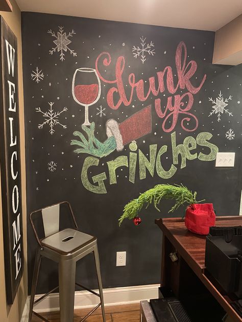 Grinch Chalkboard Art, Winter Chalkboard Art Ideas, Christmas Chalkboard Ideas Easy, Christmas Blackboard Ideas, Christmas Chalkboard Art Ideas Easy, Christmas Blackboard, Christmas Chalkboard Ideas, Summer Chalkboard Art, Chalkboard Sayings