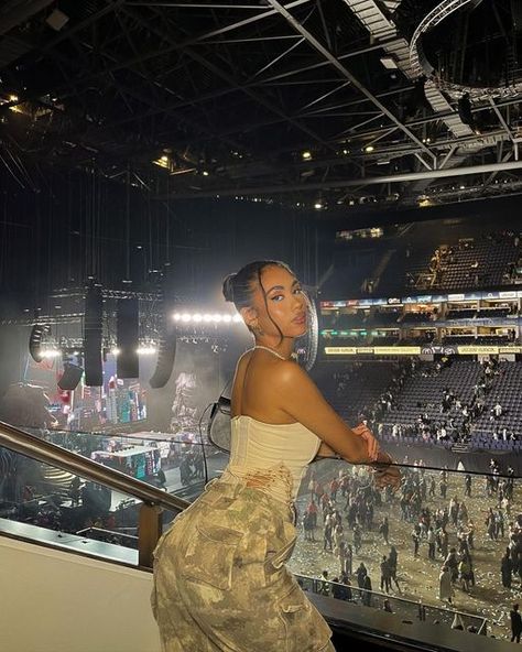 Concert Outfit Ideas 2023, Rnb Concert Outfit, Drake Concert Outfit Ideas, A Boogie Concert, Drake Concert Outfit, Travis Scott Outfits, Rap Concert Outfit, Concert Ootd, Concert Outfit Men