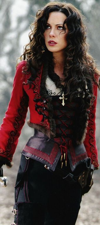 Anna Valerious, Van Helsing 2004, British Costume, The Grinch Movie, Van Helsing, Fair Outfits, Female Vampire, Arte Punk, Girl Celebrities